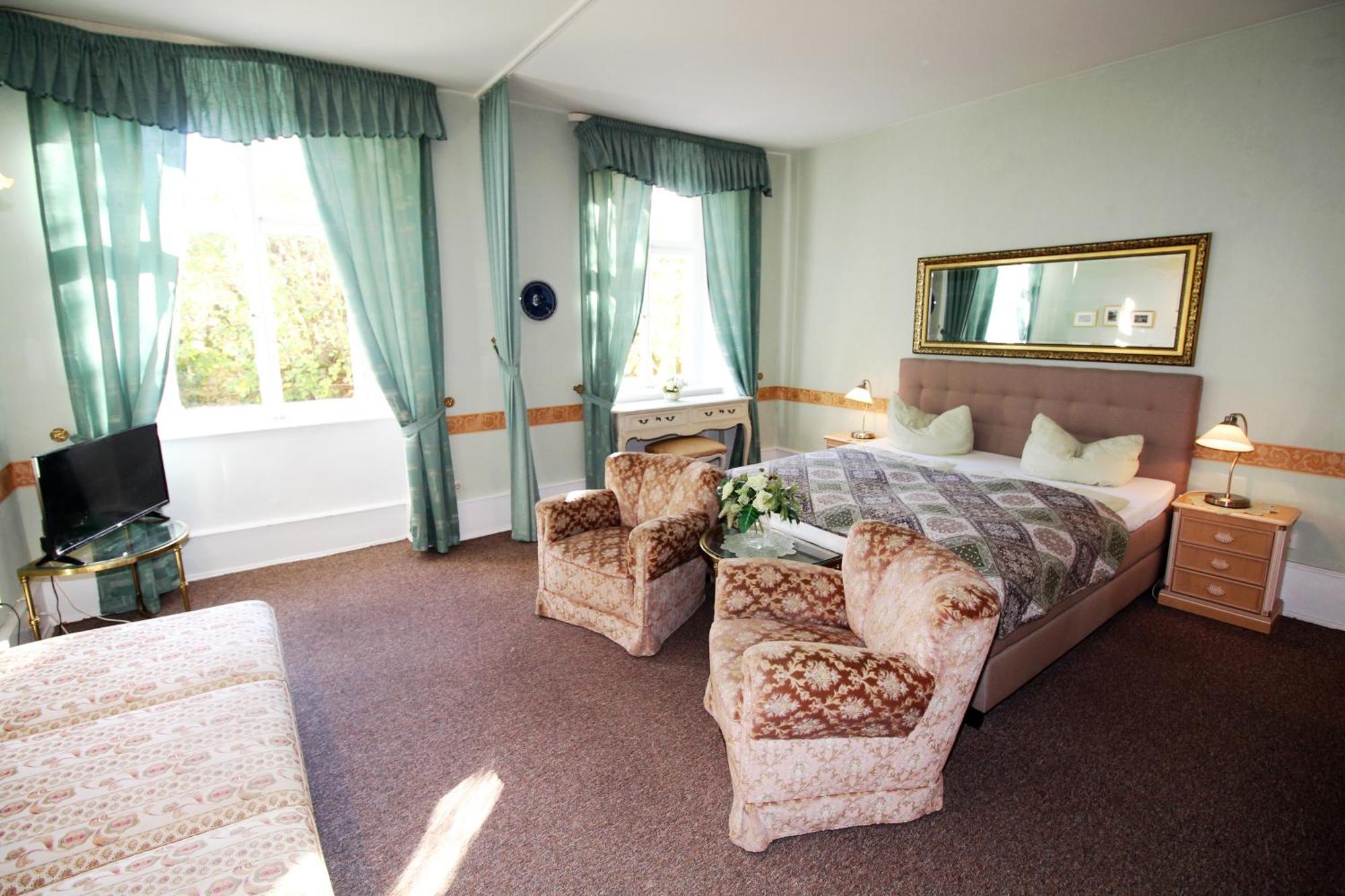 Historisches Hotel Zum Schwan Bad Karlshafen Luaran gambar