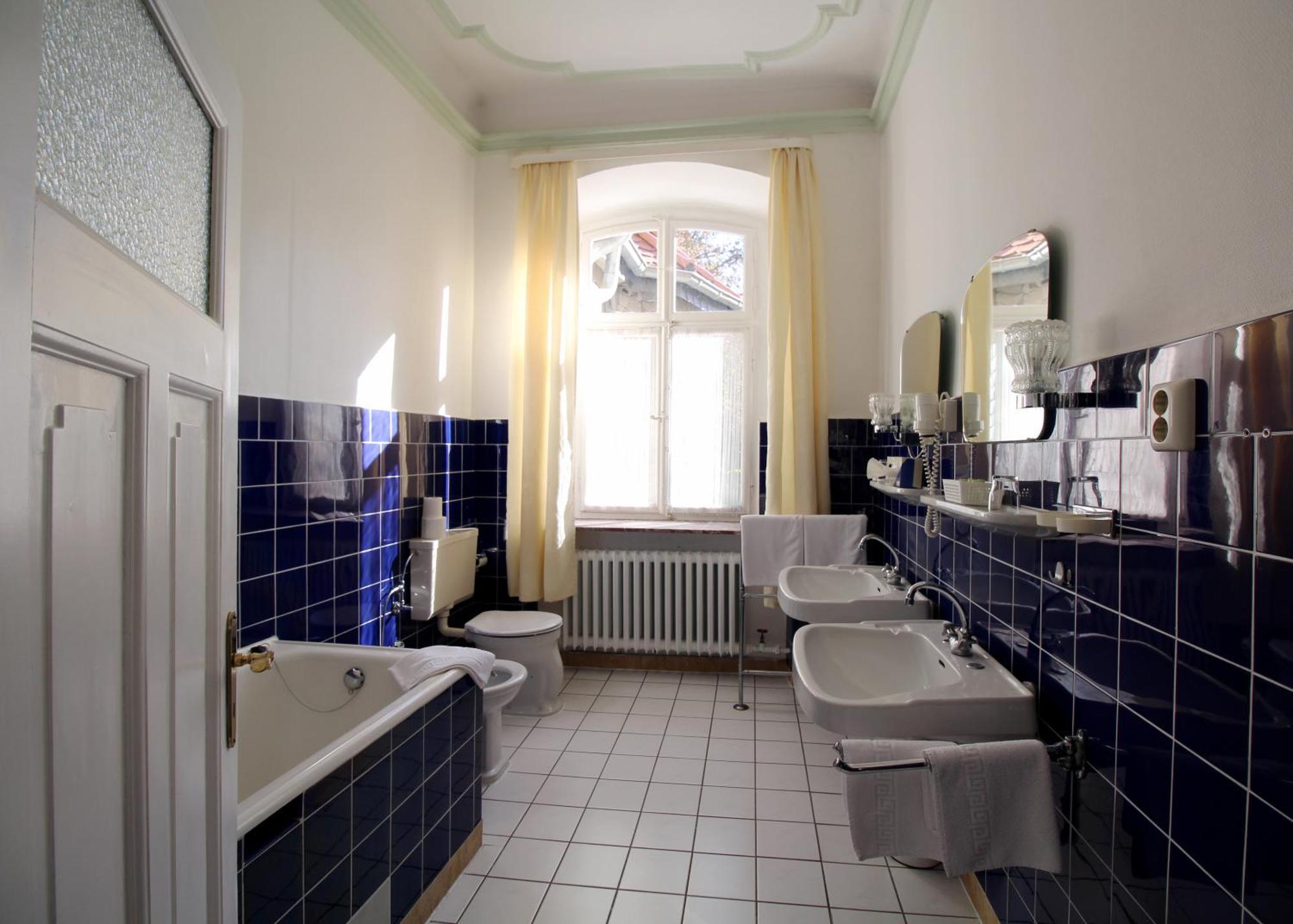Historisches Hotel Zum Schwan Bad Karlshafen Luaran gambar